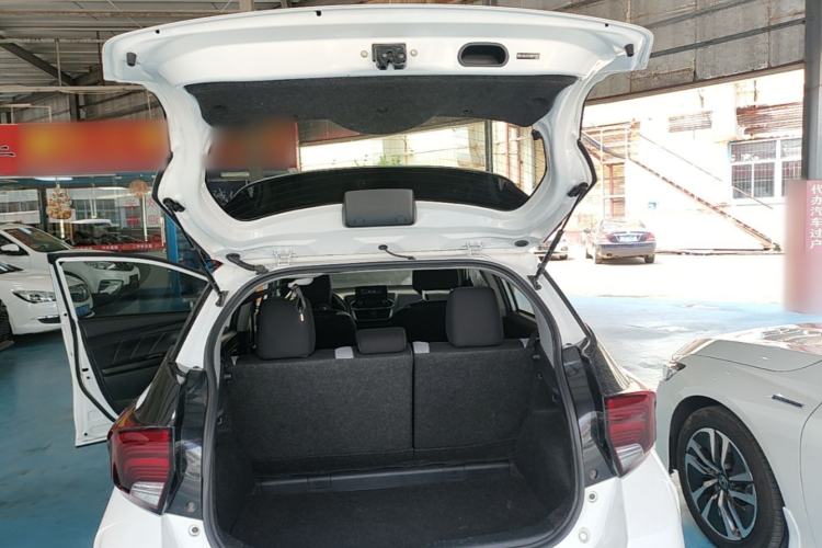 Used Toyota YARiS L Zhi Xuan 2021 X-Trail 1.5L CVT Leading Edition Trunk