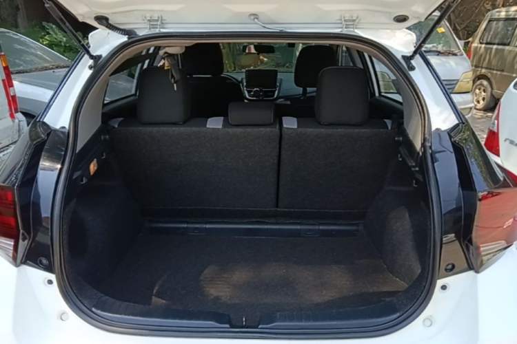 Used Toyota YARiS L Zhi Xuan 2021 X-Trail 1.5L CVT Leading Edition Trunk
