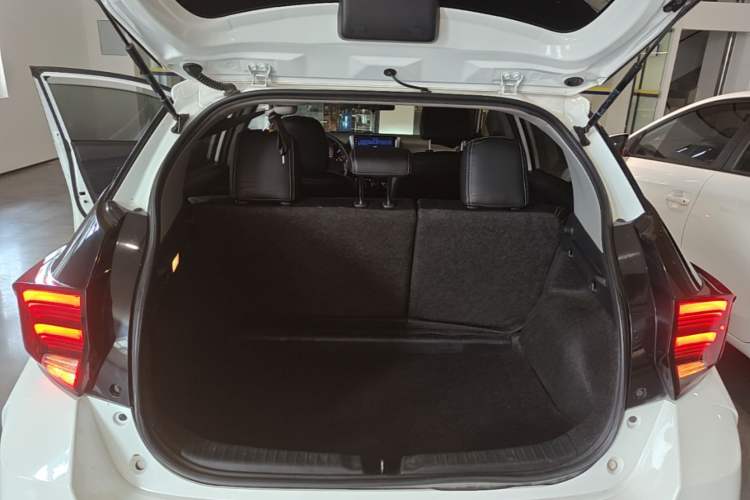 Used Toyota YARiS L Zhi Xuan 2021 X-Trail 1.5L CVT Leading Edition Trunk