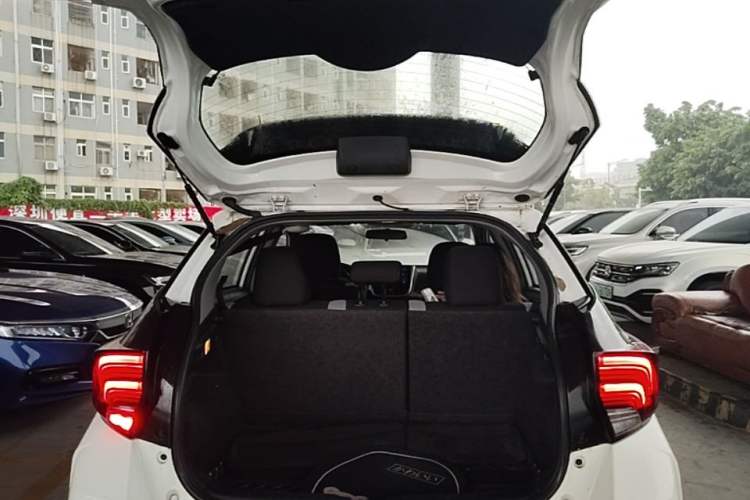 Used Toyota YARiS L Zhi Xuan 2021 X-Trail 1.5L CVT Leading Edition Trunk