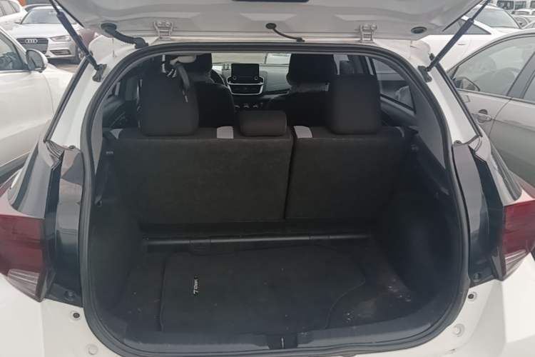 Used Toyota YARiS L Zhi Xuan 2021 X-Trail 1.5L CVT Leading Edition Trunk