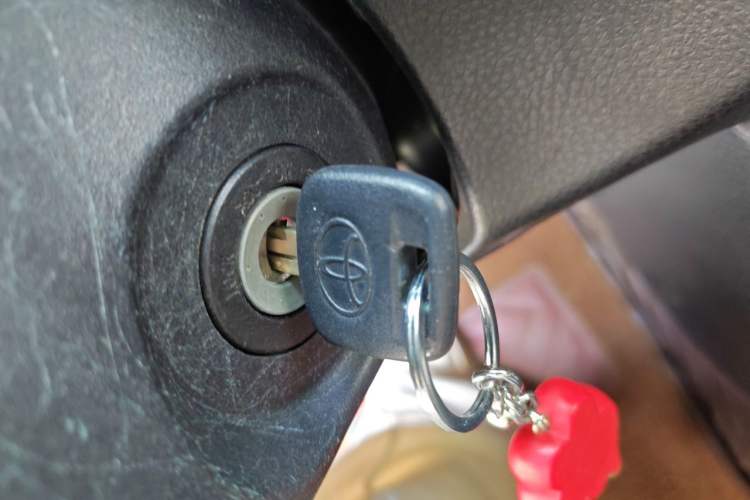 Used Toyota YARiS L Zhi Xuan 2021 X-Trail 1.5L CVT Leading Edition Vehicle Key