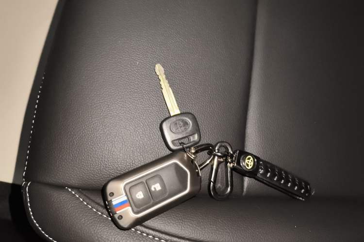Used Toyota YARiS L Zhi Xuan 2021 X-Trail 1.5L CVT Leading Edition Vehicle Key