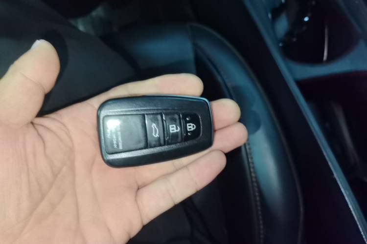 Used Toyota YARiS L Zhi Xuan 2021 X-Trail 1.5L CVT Luxury Edition Vehicle Key
