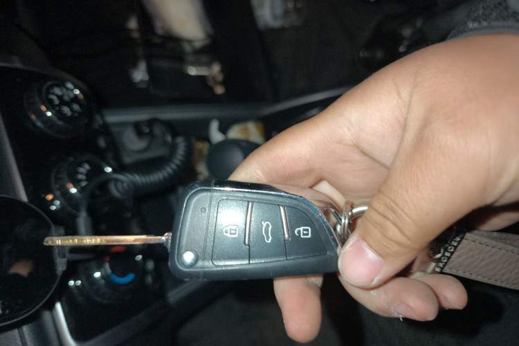 Used Toyota YARiS L Zhi Xuan 2021 X-Trail 1.5L CVT Luxury Edition Vehicle Key