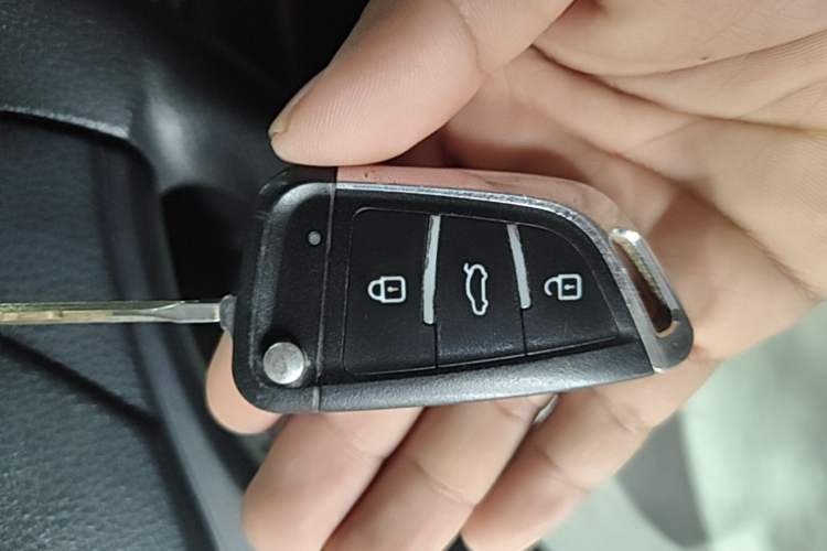 Used Toyota YARiS L Zhi Xuan 2021 X-Trail 1.5L CVT Leading Edition Vehicle Key