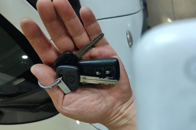Used Toyota YARiS L Zhi Xuan 2021 X-Trail 1.5L CVT Luxury Edition Vehicle Key