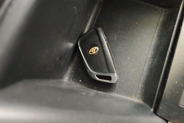 Used Toyota YARiS L Zhi Xuan 2021 X-Trail 1.5L CVT Leading Edition Vehicle Key