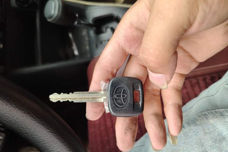 Used Toyota YARiS L Zhi Xuan 2021 X-Trail 1.5L CVT Luxury Edition Vehicle Key