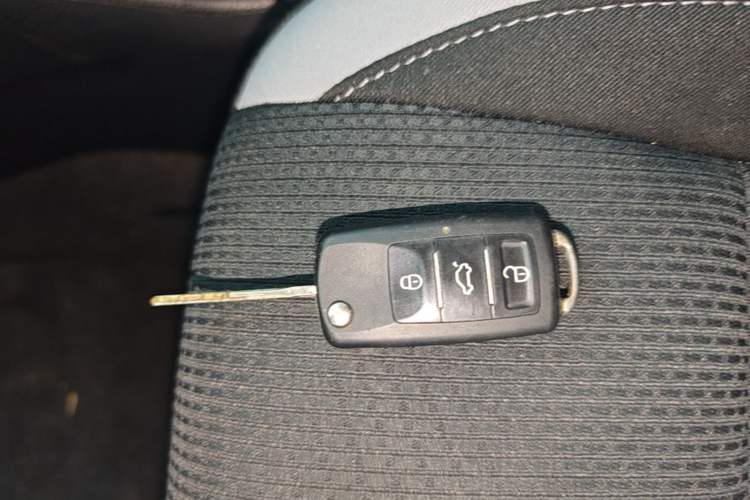 Used Toyota YARiS L Zhi Xuan 2021 X-Trail 1.5L CVT Leading Edition Vehicle Key