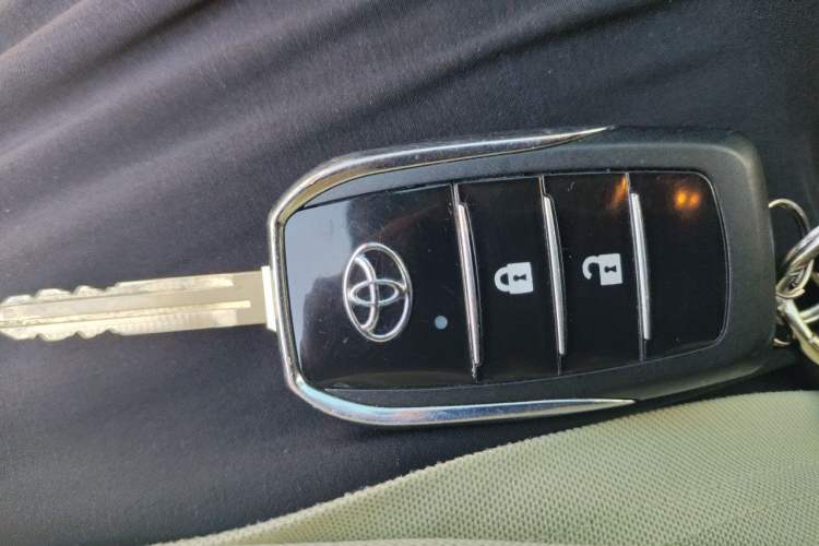 Used Toyota YARiS L Zhi Xuan 2021 X-Trail 1.5L CVT Leading Edition Vehicle Key