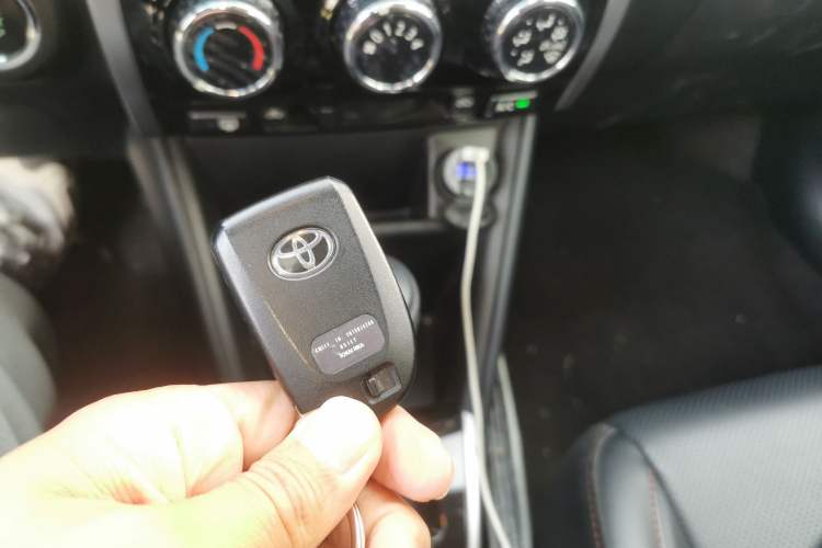 Used Toyota YARiS L Zhi Xuan 2021 X-Trail X 1.5L CVT Prestige Edition Vehicle Key