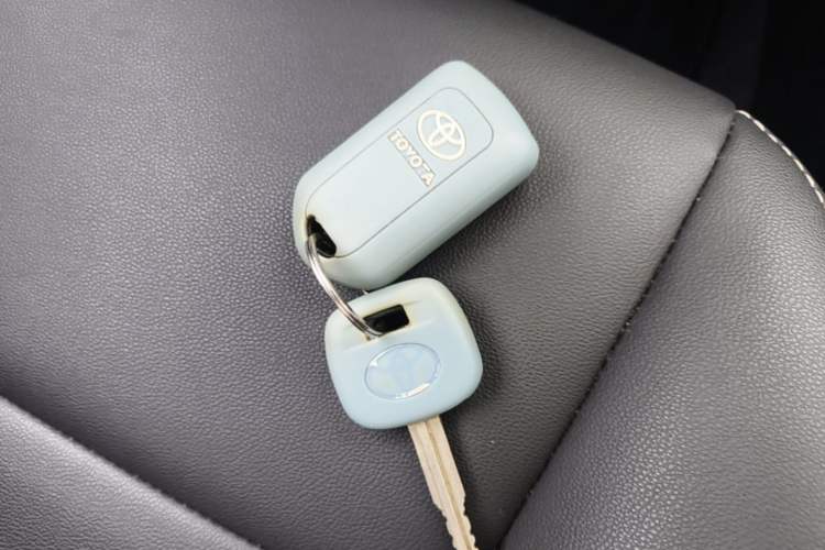 Used Toyota YARiS L Zhi Xuan 2021 1.5L CVT Leading Edition Vehicle Key