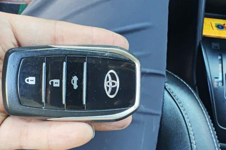 Used Toyota YARiS L Zhi Xuan 2021 X-Trail 1.5L CVT Leading Edition Vehicle Key