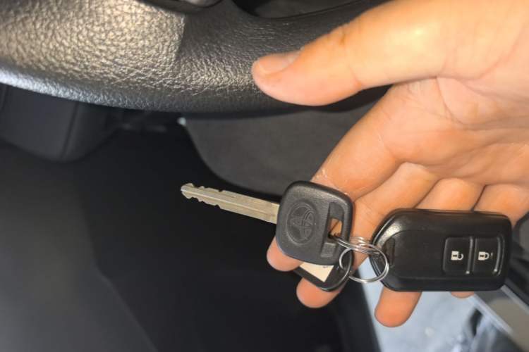 Used Toyota YARiS L Zhi Xuan 2021 1.5L CVT Leading Edition Vehicle Key