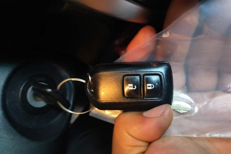 Used Toyota YARiS L Zhi Xuan 2021 1.5L CVT Leading Edition Vehicle Key