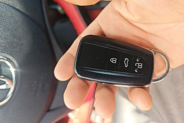 Used Toyota YARiS L Zhi Xuan 2021 X-Trail 1.5L CVT Leading Edition Vehicle Key