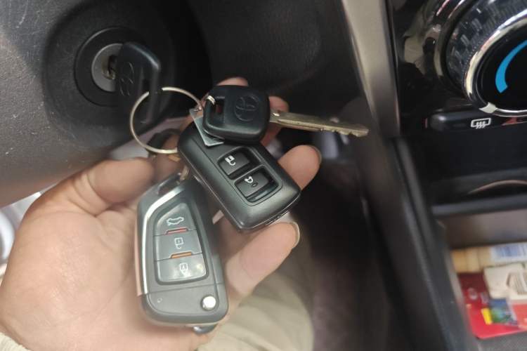 Used Toyota YARiS L Zhi Xuan 2021 X-Trail 1.5L CVT Leading Edition Vehicle Key