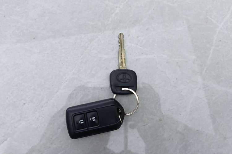 Used Toyota YARiS L Zhi Xuan 2021 X-Trail 1.5L CVT Leading Edition Vehicle Key