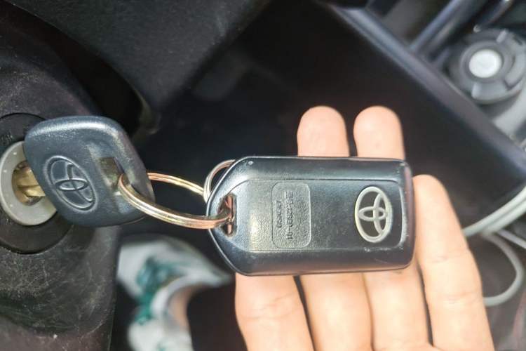Used Toyota YARiS L Zhi Xuan 2021 1.5L CVT Leading Edition Vehicle Key