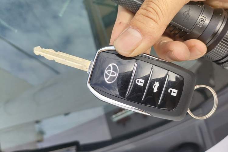 Used Toyota YARiS L Zhi Xuan 2021 X-Trail 1.5L CVT Leading Edition Vehicle Key