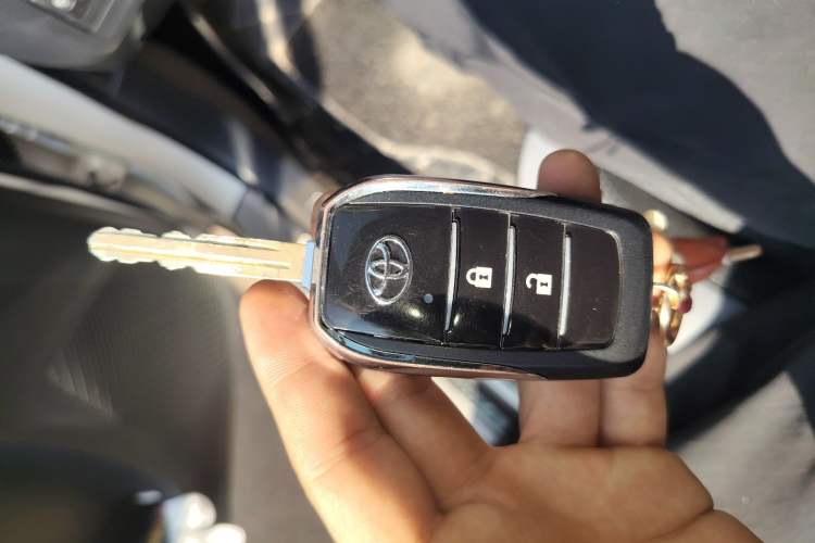 Used Toyota YARiS L Zhi Xuan 2021 X-Trail 1.5L CVT Leading Edition Vehicle Key