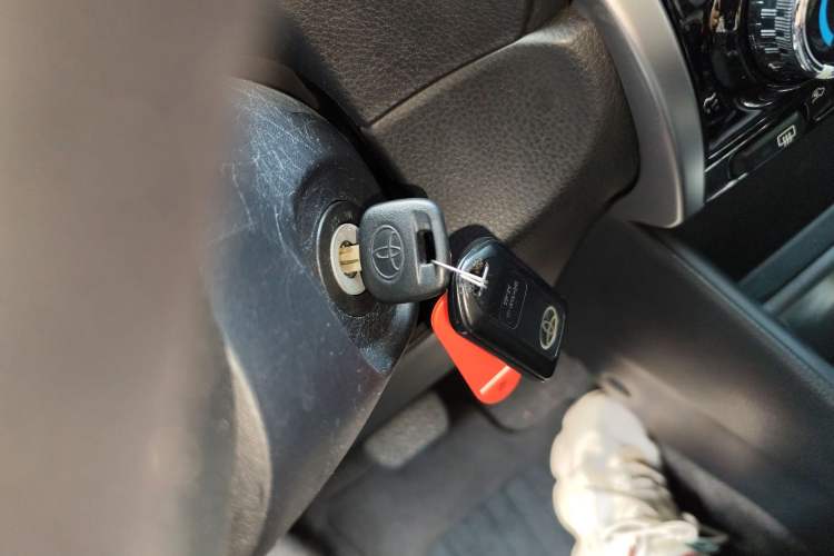 Used Toyota YARiS L Zhi Xuan 2021 1.5L CVT Leading Edition Vehicle Key
