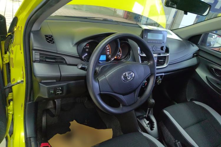 Used Toyota YARiS L Zhi Xuan 2021 X-Trail 1.5L CVT Leading Edition Center Console