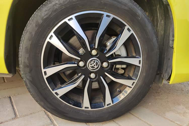Used Toyota YARiS L Zhi Xuan 2021 1.5L CVT Leading Edition Right Front Wheel Hub