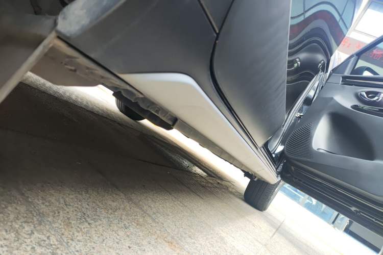 Used Toyota YARiS L Zhi Xuan 2022 X-Trail 1.5L CVT Luxury PLUS Edition Right Side Sill