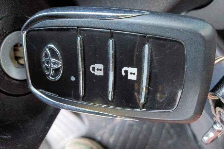 Used Toyota YARiS L Zhi Xuan 2022 1.5L CVT Leading PLUS Edition Vehicle Key