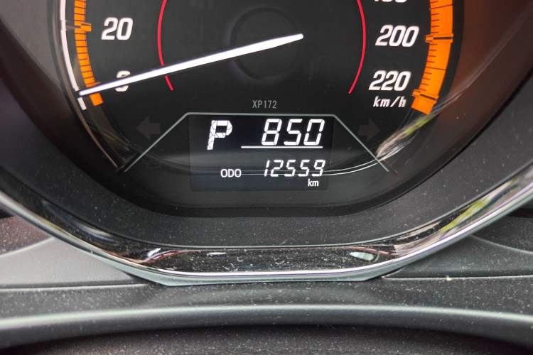 Used Toyota YARiS L Zhi Xuan 2022 X-Trail 1.5L CVT Luxury PLUS Edition Odometer Close Up
