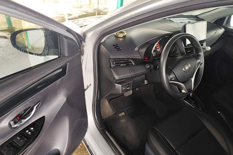 Used Toyota YARiS L Zhi Xuan 2022 X-Trail 1.5L CVT Luxury PLUS Edition Driver Seat