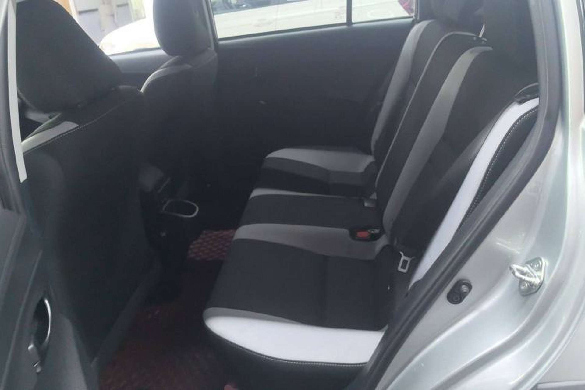 Used Toyota YARiS L Zhi Xuan 2022 X-Trail 1.5L CVT Leading PLUS Edition Left Rear Seat