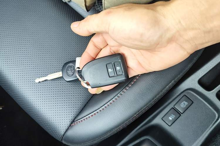 Used Toyota YARiS L Zhi Xuan 2022 X-Trail 1.5L CVT Luxury PLUS Edition Vehicle Key