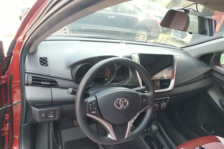 Used Toyota YARiS L Zhi Xuan 2022 X-Trail 1.5L CVT Leading PLUS Edition Center Console