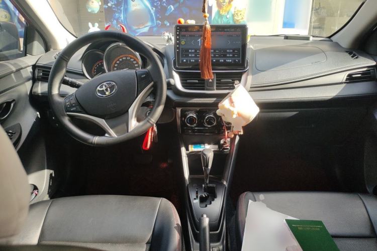 Used Toyota YARiS L Zhi Xuan 2022 X-Trail 1.5L CVT Leading PLUS Edition Center Console