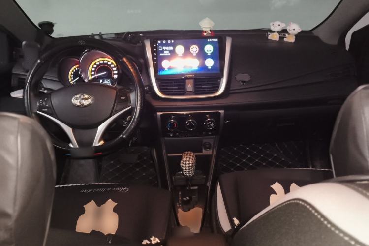 Used Toyota YARiS L Zhi Xuan 2022 X-Trail 1.5L CVT Leading PLUS Edition Center Console