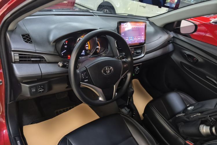 Used Toyota YARiS L Zhi Xuan 2022 X-Trail 1.5L CVT Leading PLUS Edition Center Console