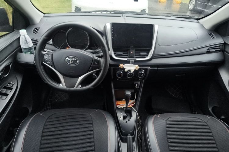 Used Toyota YARiS L Zhi Xuan 2022 X-Trail 1.5L CVT Leading PLUS Edition Center Console