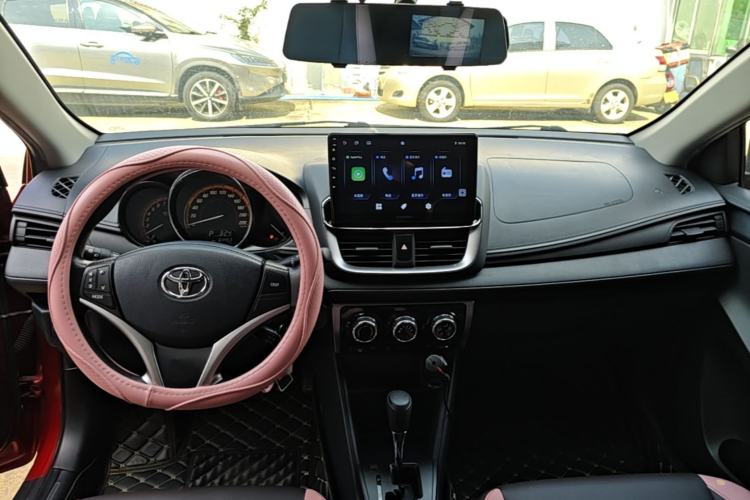 Used Toyota YARiS L Zhi Xuan 2022 1.5L CVT Leading PLUS Edition Center Console