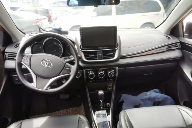 Used Toyota YARiS L Zhi Xuan 2022 X-Trail 1.5L CVT Luxury PLUS Edition Center Console