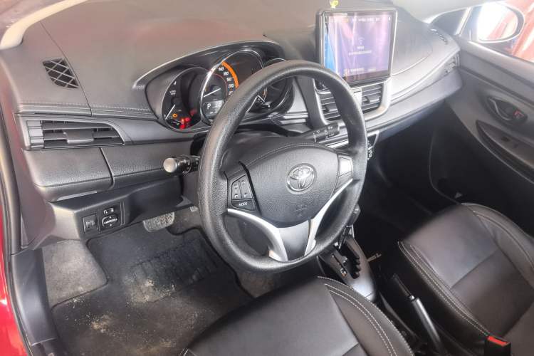 Used Toyota YARiS L Zhi Xuan 2022 X-Trail 1.5L CVT Leading PLUS Edition Center Console