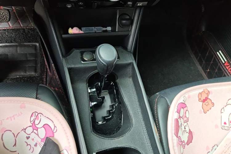 Used Toyota YARiS L Zhi Xuan 2022 X-Trail 1.5L CVT Luxury PLUS Edition Gear Lever
