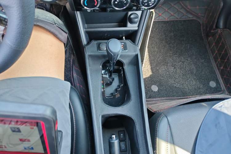 Used Toyota YARiS L Zhi Xuan 2022 X-Trail 1.5L CVT Luxury PLUS Edition Gear Lever
