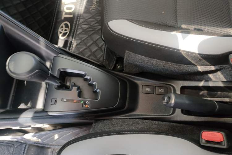 Used Toyota YARiS L Zhi Xuan 2022 X-Trail 1.5L CVT Leading PLUS Edition Gear Lever