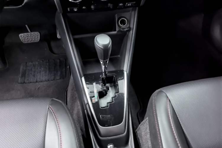 Used Toyota YARiS L Zhi Xuan 2022 X-Trail 1.5L CVT Luxury PLUS Edition Gear Lever