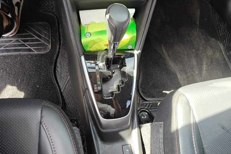 Used Toyota YARiS L Zhi Xuan 2022 X-Trail 1.5L CVT Luxury PLUS Edition Gear Lever