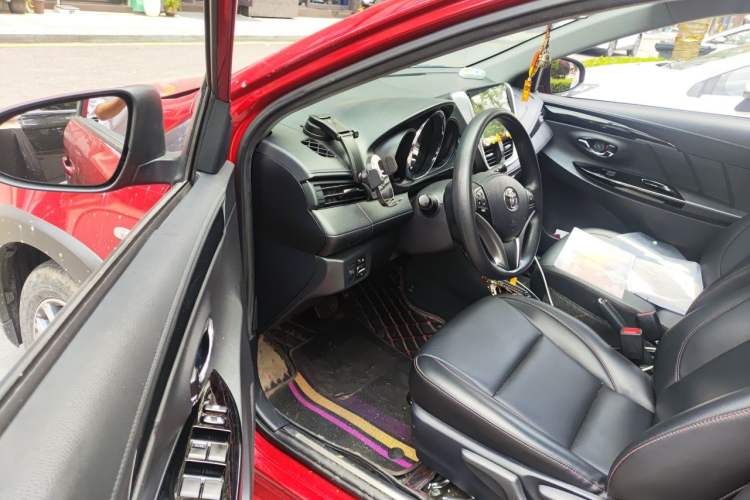 Used Toyota YARiS L Zhi Xuan 2022 X-Trail 1.5L CVT Luxury PLUS Edition Interior 3