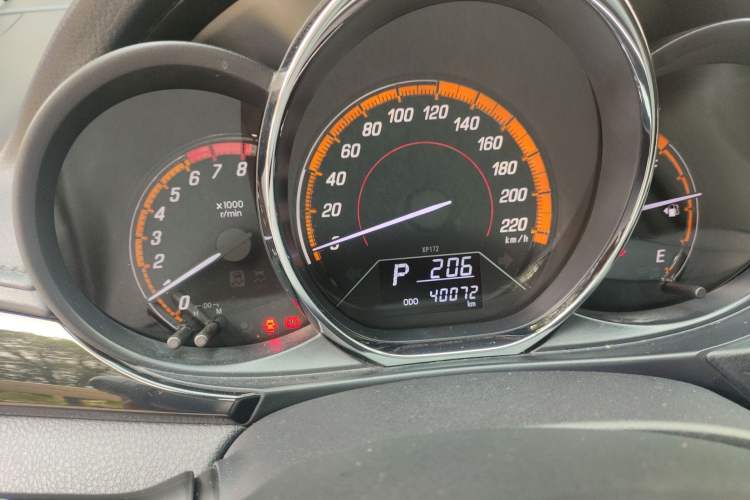 Used Toyota YARiS L Zhi Xuan 2022 X-Trail 1.5L CVT Luxury PLUS Edition Odometer Close Up